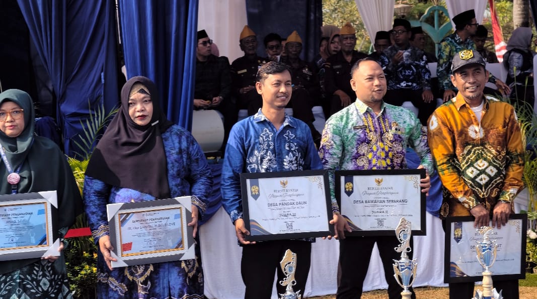 DESA BAWAHAN SEBERANG SUKSES RAIH JUARA 2 LOMBA DESA TINGKAT KABUPATEN BANJAR